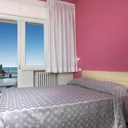 Elizabeth Bellaria-Igea Marina