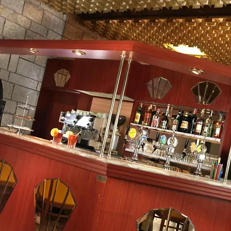 Elizabeth ベラーリア・イジェア・マリーナ