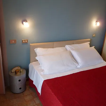 Elizabeth מלון 4*