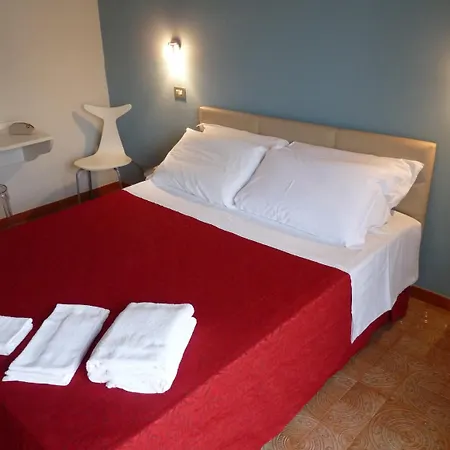 ホテル Elizabeth ベラーリア・イジェア・マリーナ