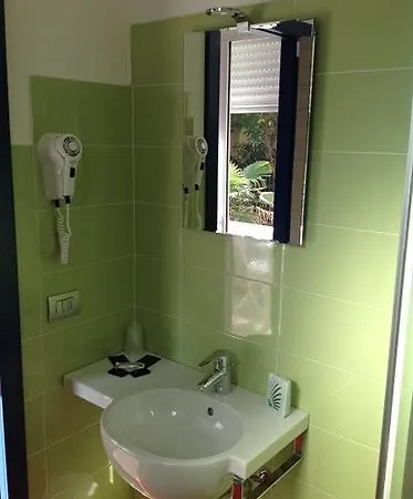 Elizabeth 4* ベラーリア・イジェア・マリーナ