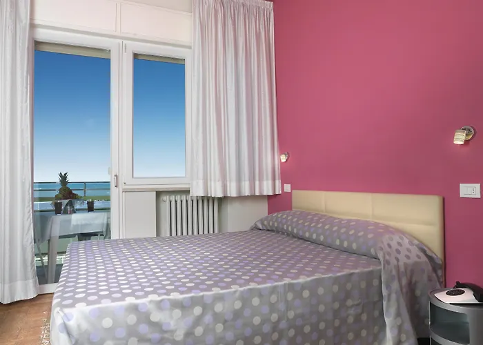 Elizabeth Bellaria-Igea Marina